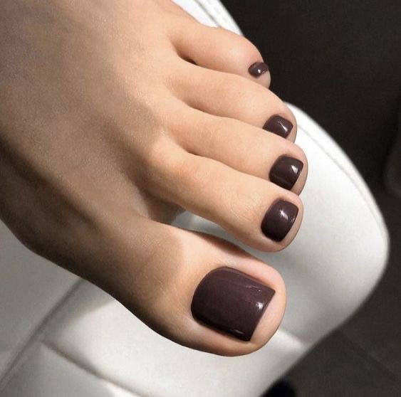 painted toe nails